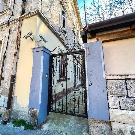 Old Town Center Monte Royal Pula