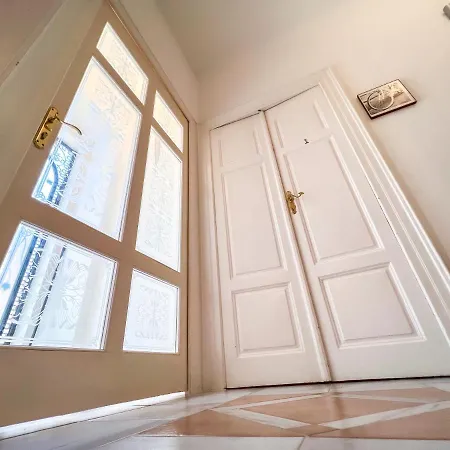 Apartment Old Town Center Monte Royal *