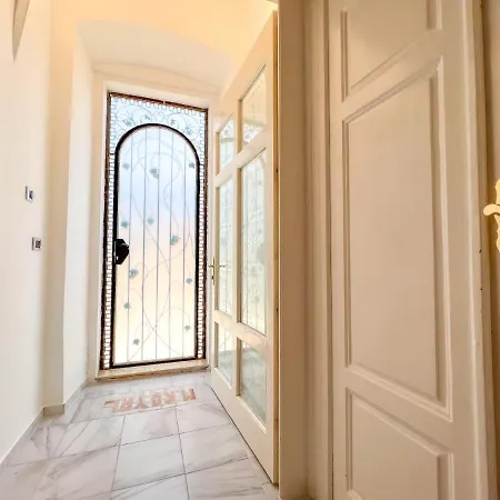 Old Town Center Monte Royal Apartment *